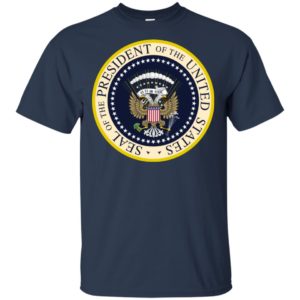 Fake Presidential Seal 45 Es Un Titere Golf & Money Funny Shirt image Fake Presidential Seal 45 Es Un Titere Golf & Money Funny Shirt