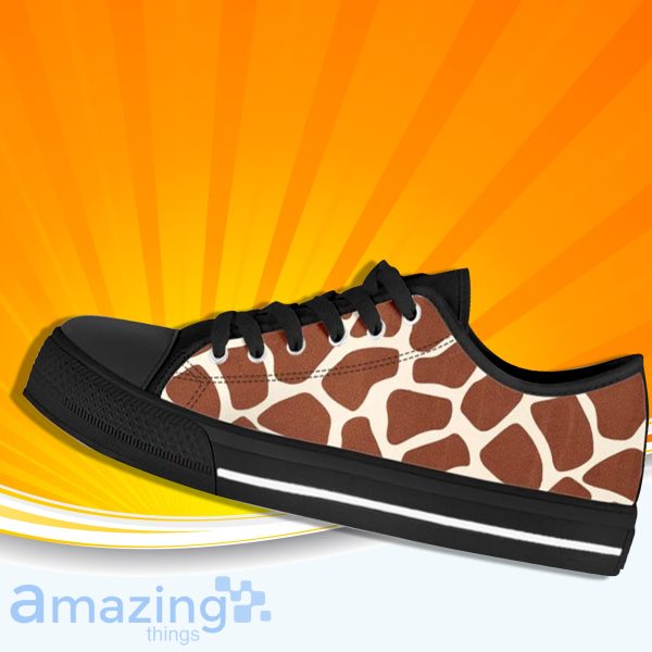 Cute Animal Giraffe Printed Low Cut Canvas Shoes For Men And Women