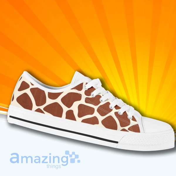 Cute Animal Giraffe Printed Low Cut Canvas Shoes For Men And Women