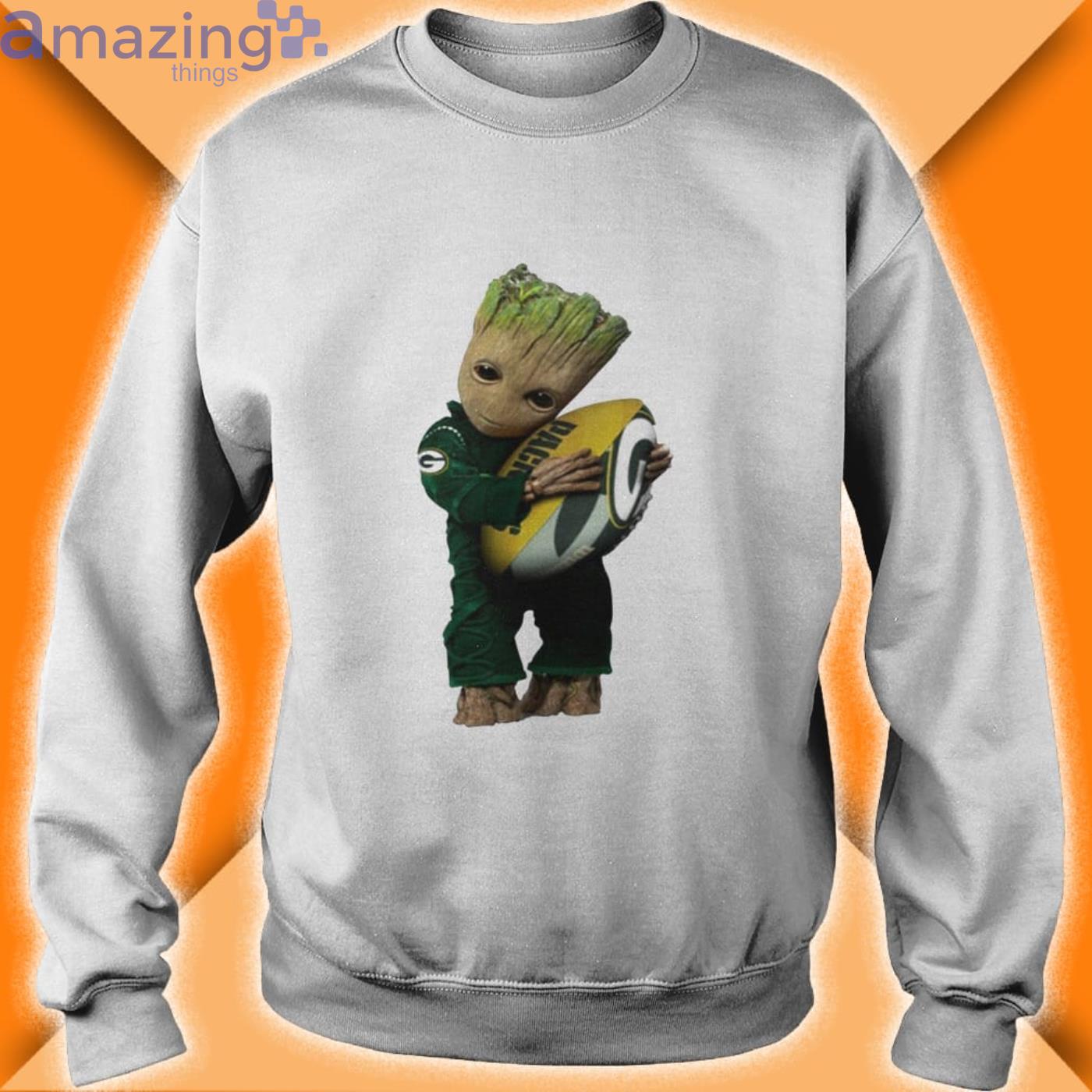 Baby Groot and Baby Yoda hug Green Bay Packers shirt