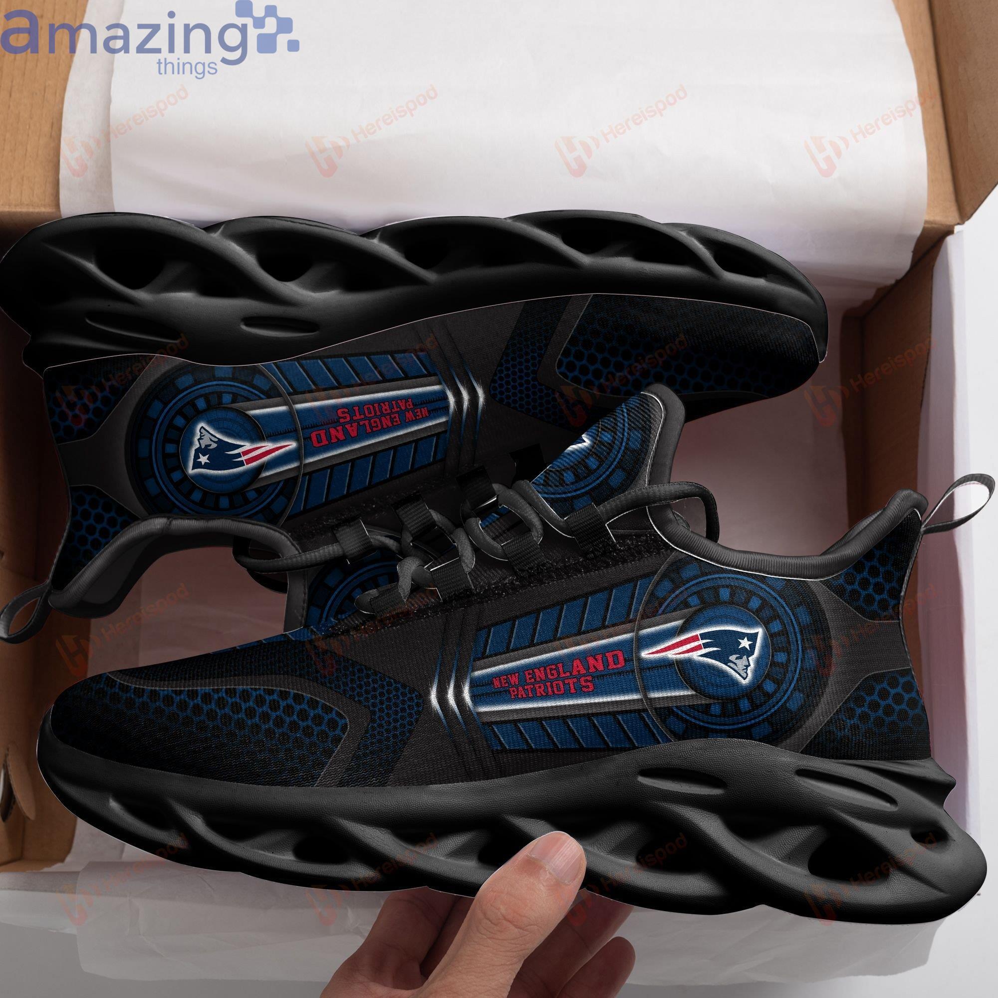 England Patriots Max Soul Sneaker Product Photo 1