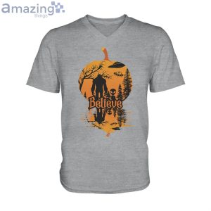 Halloween Believe Bf Alien Men V-Neck T-Shirt Product Photo 4