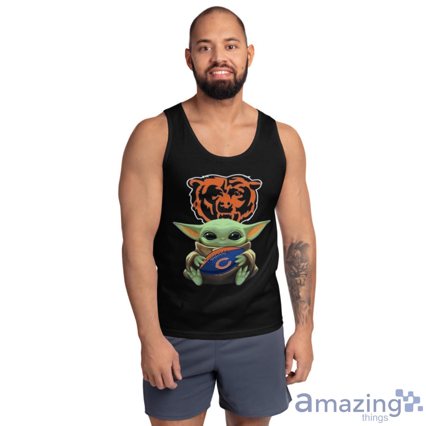 Baby Yoda hug Chicago Bears shirt, hoodie, sweater and v-neck t-shirt