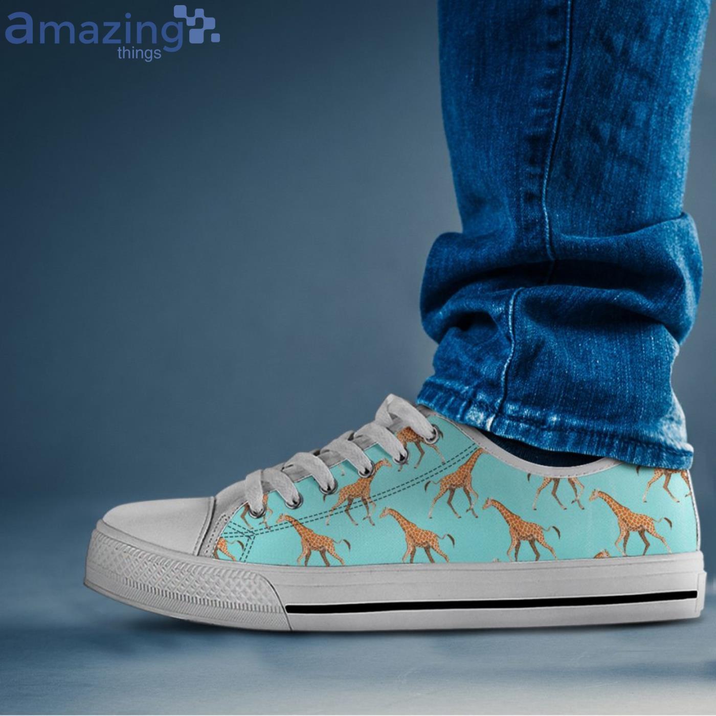 Giraffe Printed Pattern Low Top Shoes image Giraffe Printed Pattern Low Top Shoes Product Photo 3