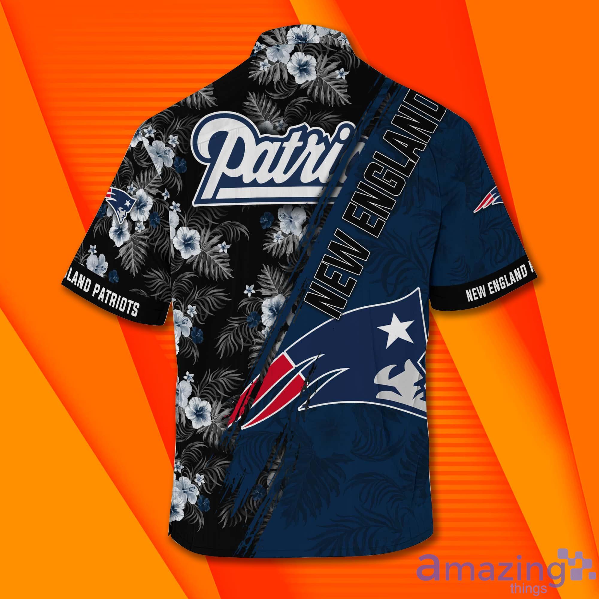 New England Patriots NFL Mickey Mouse Short Sleeves Hawaiian Shirt Product Photo 1