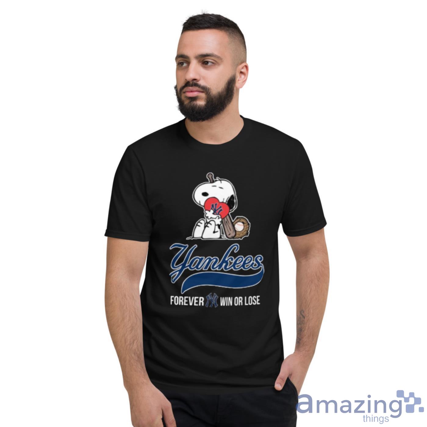 MLB New York Yankees Snoopy Charlie Brown Woodstock The Peanuts Movie  Baseball T Shirt_000 T-Shirt