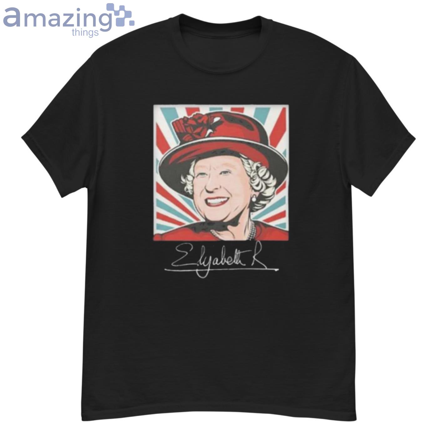 Queen Elizabeth II Queen Of England Vintage Signature T-Shirt - G500 Men’s Classic T-Shirt