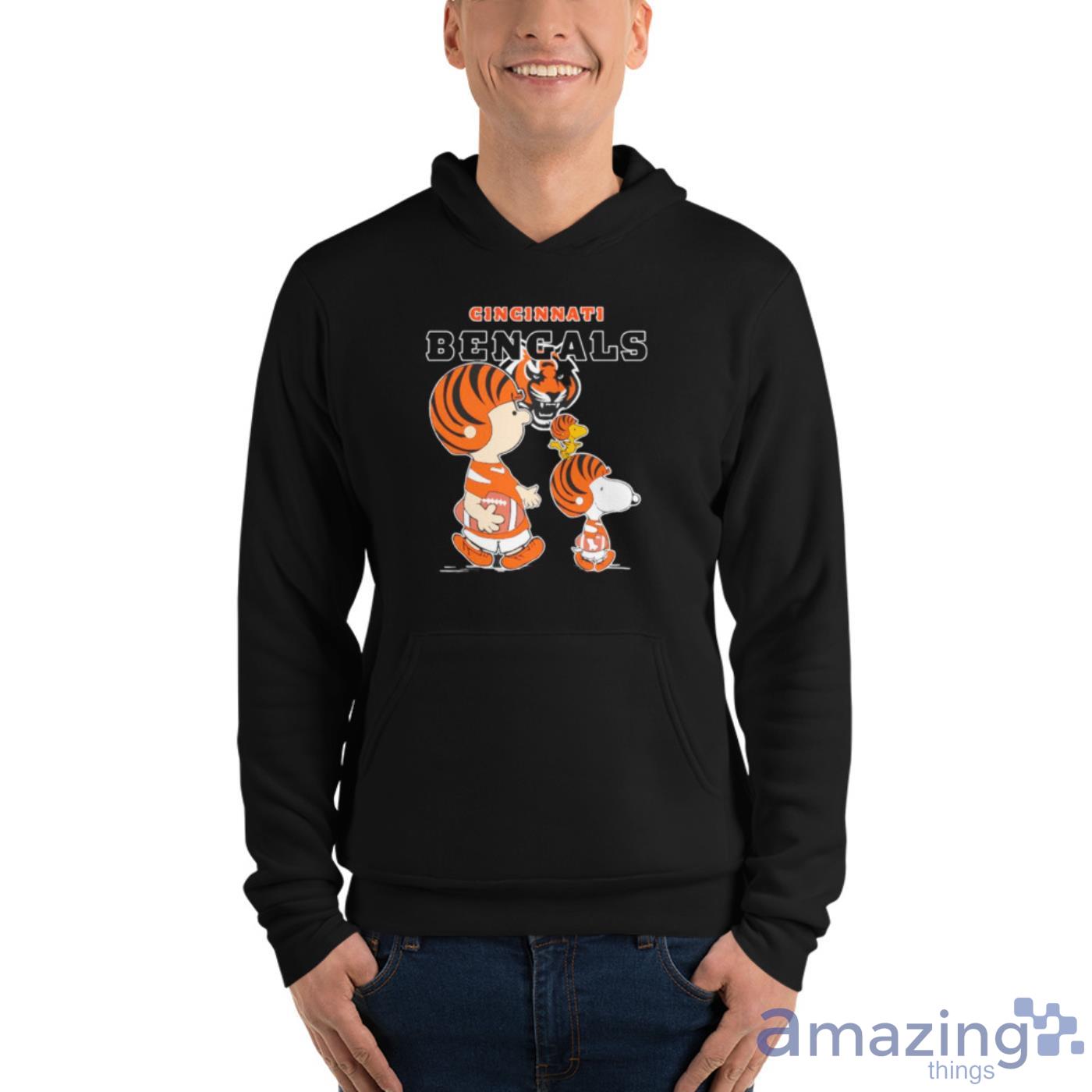 Charlie Brown & Snoopy: Cincinnati Bengals T-Shirt - TeeNaviSport