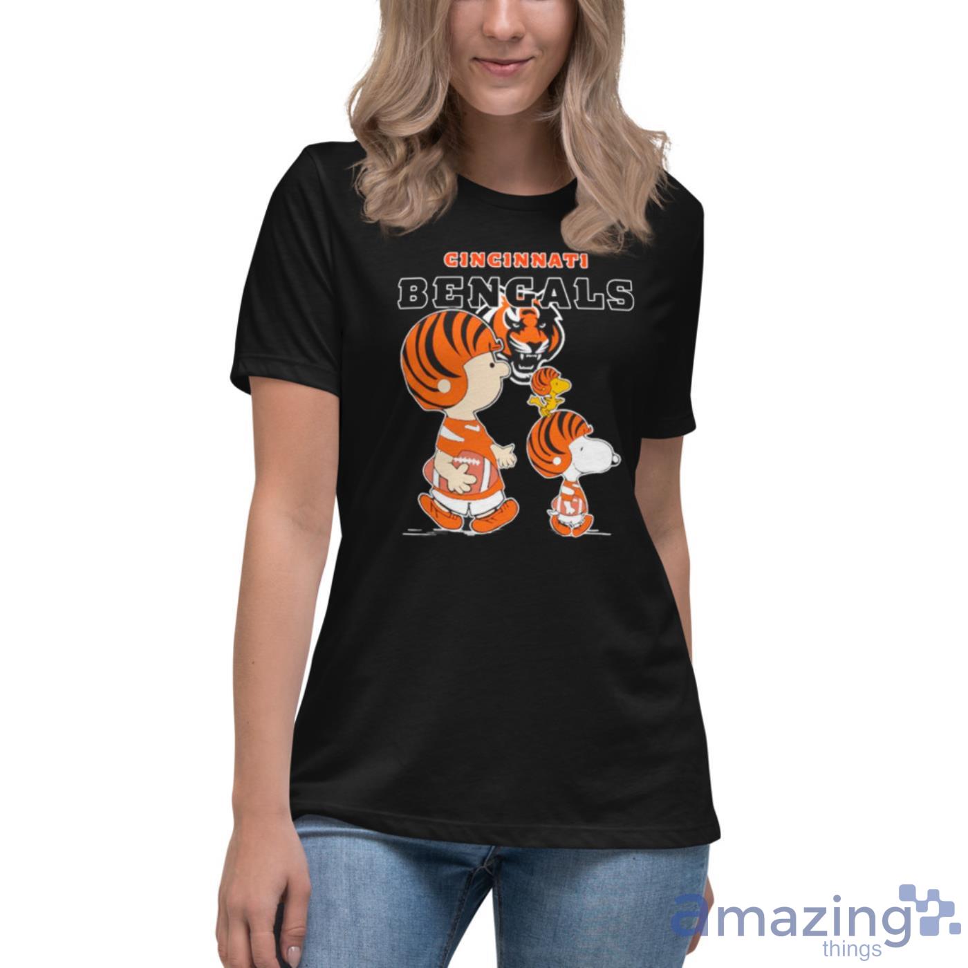 Charlie Brown & Snoopy: Cincinnati Bengals T-Shirt - TeeNaviSport