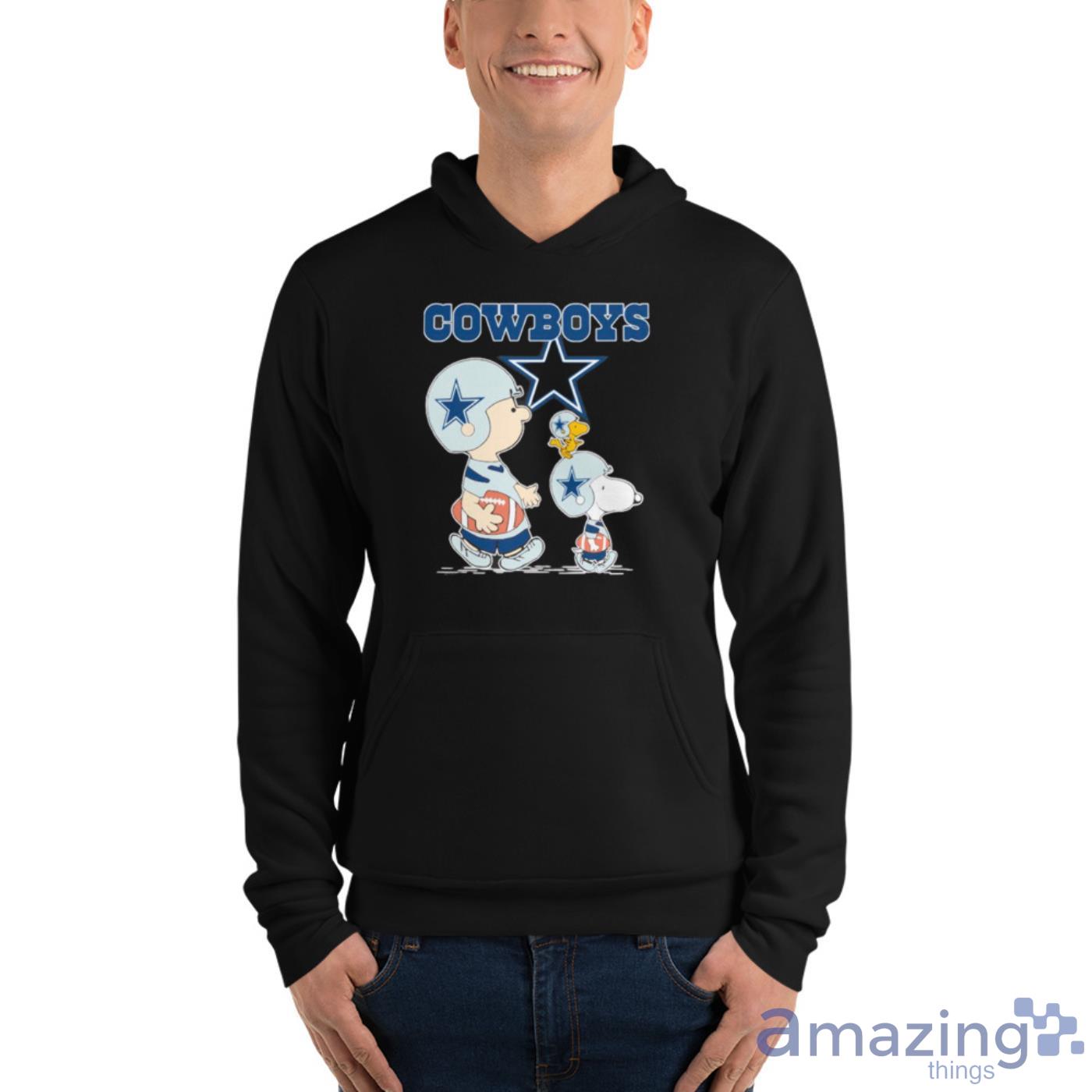 Snoopy And Woodstock Resting On Dallas Cowboys Helmet T-Shirt - T