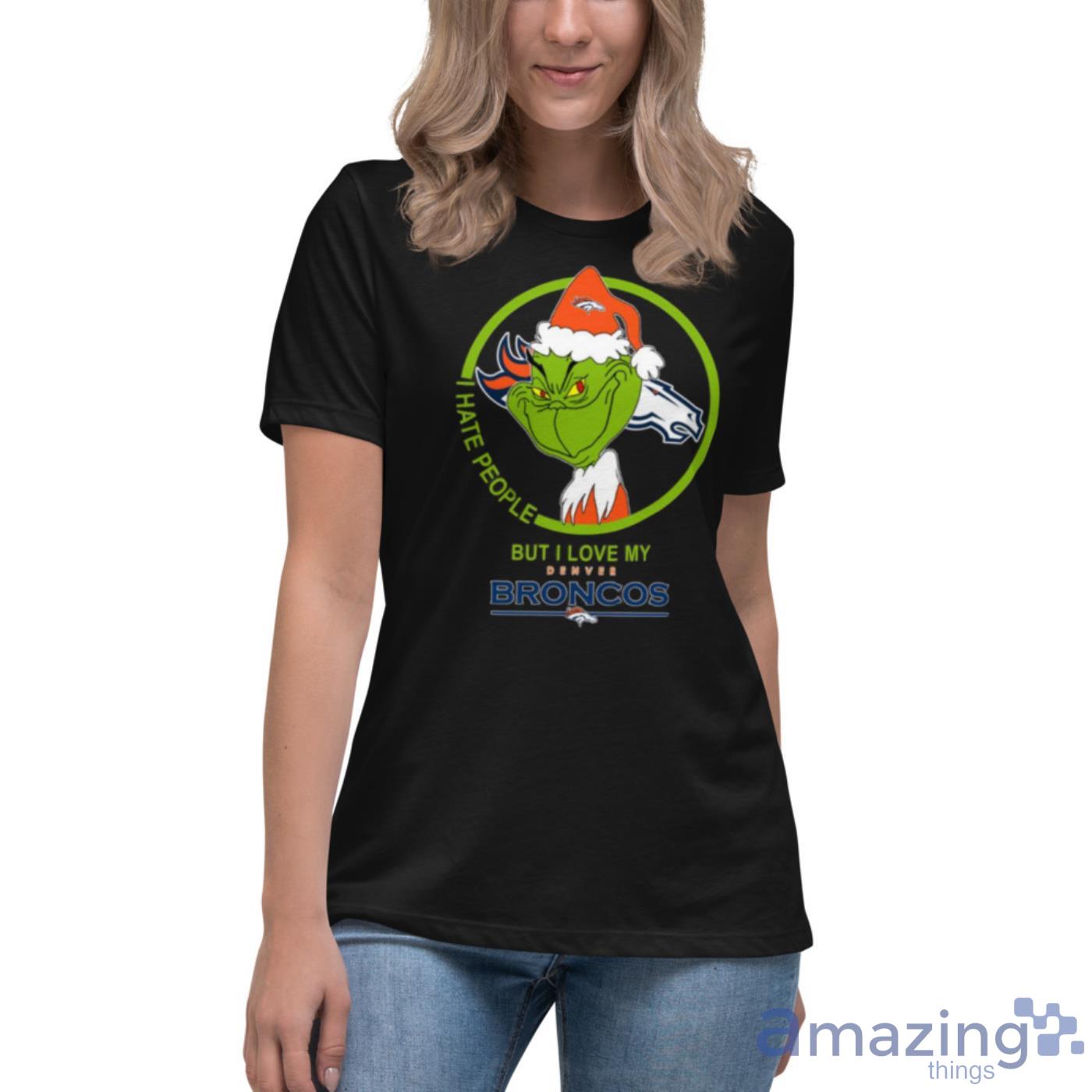 Grinch Hand Holding Denver Broncos Christmas T-Shirt - TeeNavi