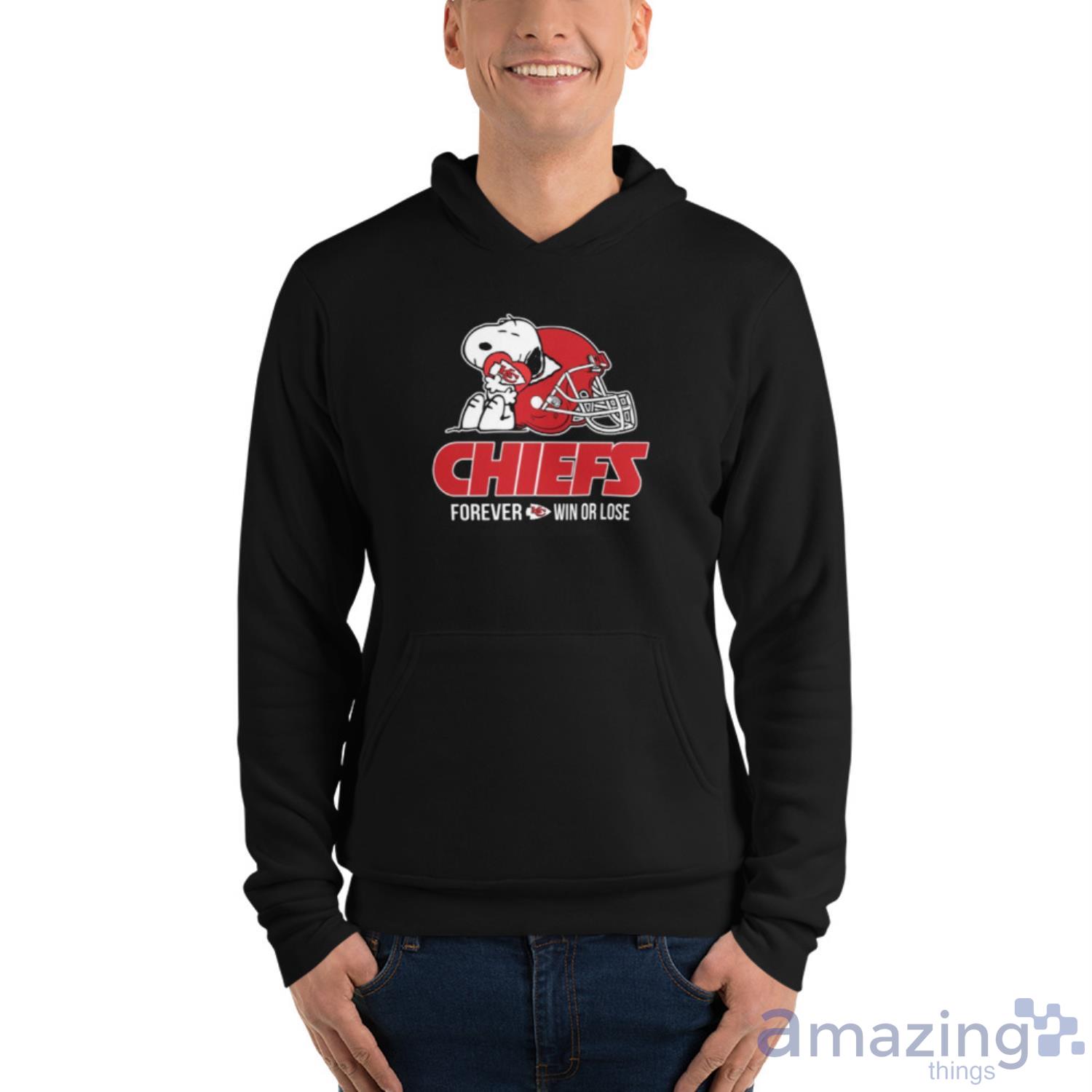 Snoopy And Charlie Brown Kansas City Chiefs Trophy Super Bowl Champions T- Shirt - REVER LAVIE