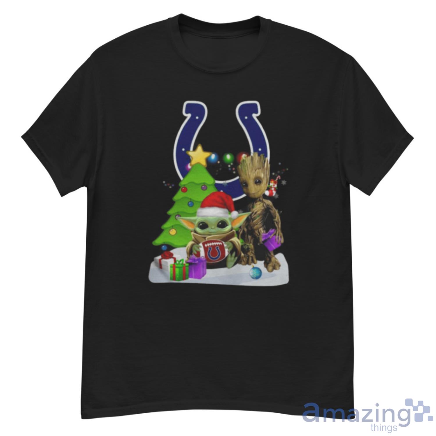 Santa Bigfoot And Baby Yoda Hug Indianapolis Colts Snow Christmas Tree Shirt - G500 Men’s Classic T-Shirt