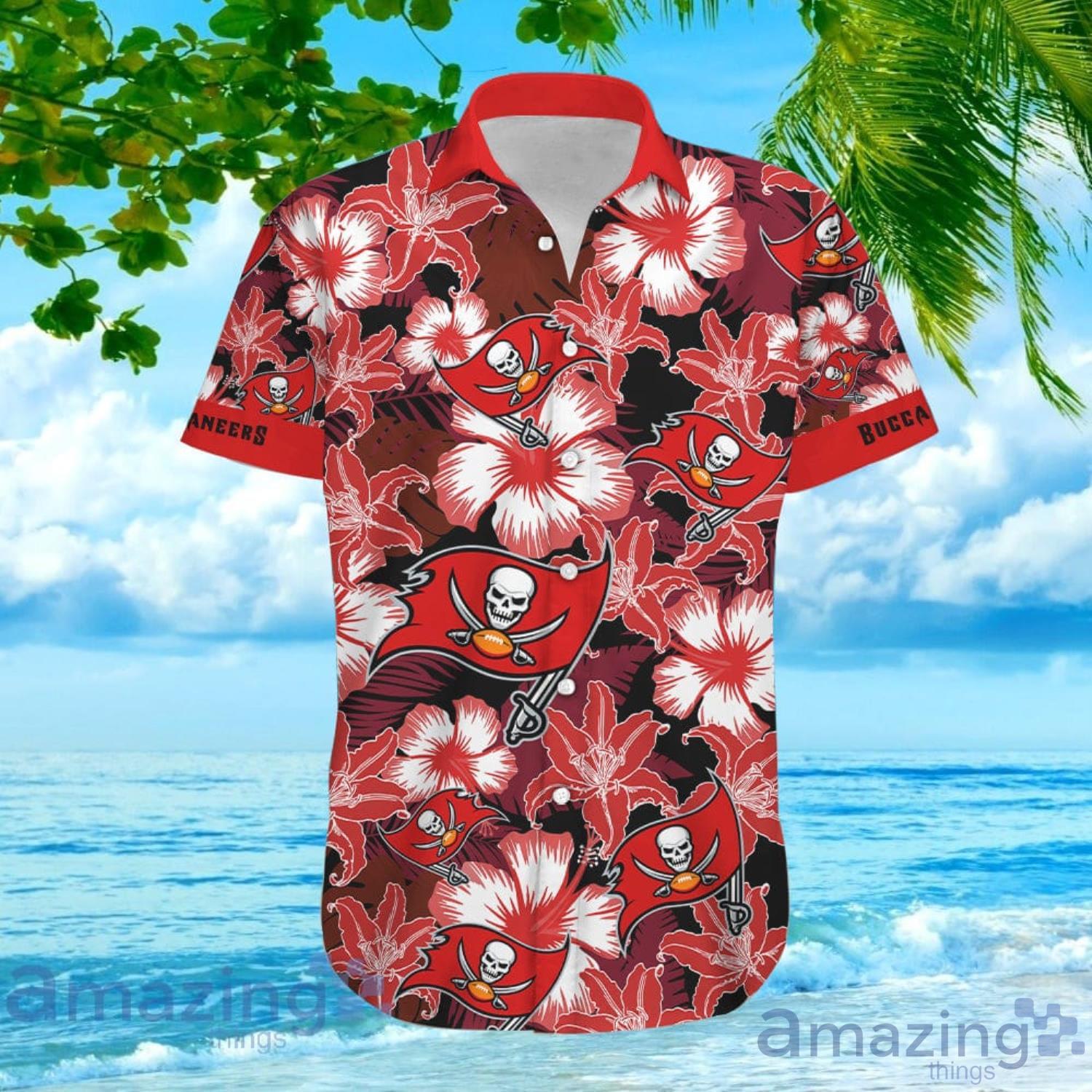 Tampa Bay Buccaneers Hawaiian Aloha Shirt Hawaiian image Tampa Bay Buccaneers Hawaiian Aloha Shirt Hawaiian Product Photo 2