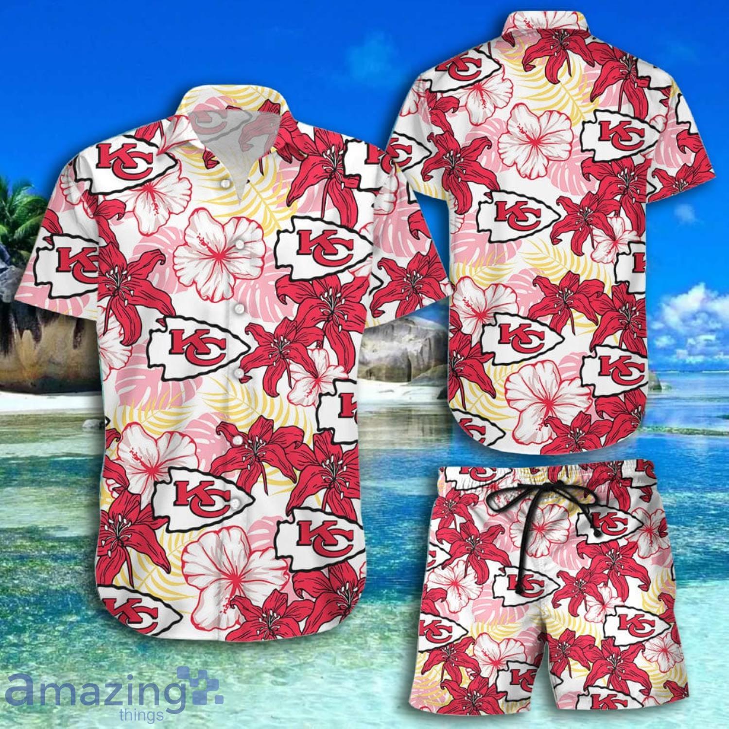 Kansas City Chiefs NFL Red Tropical Pattern Short Sleeve Hawaiian Shirt And Short Product Photo 1