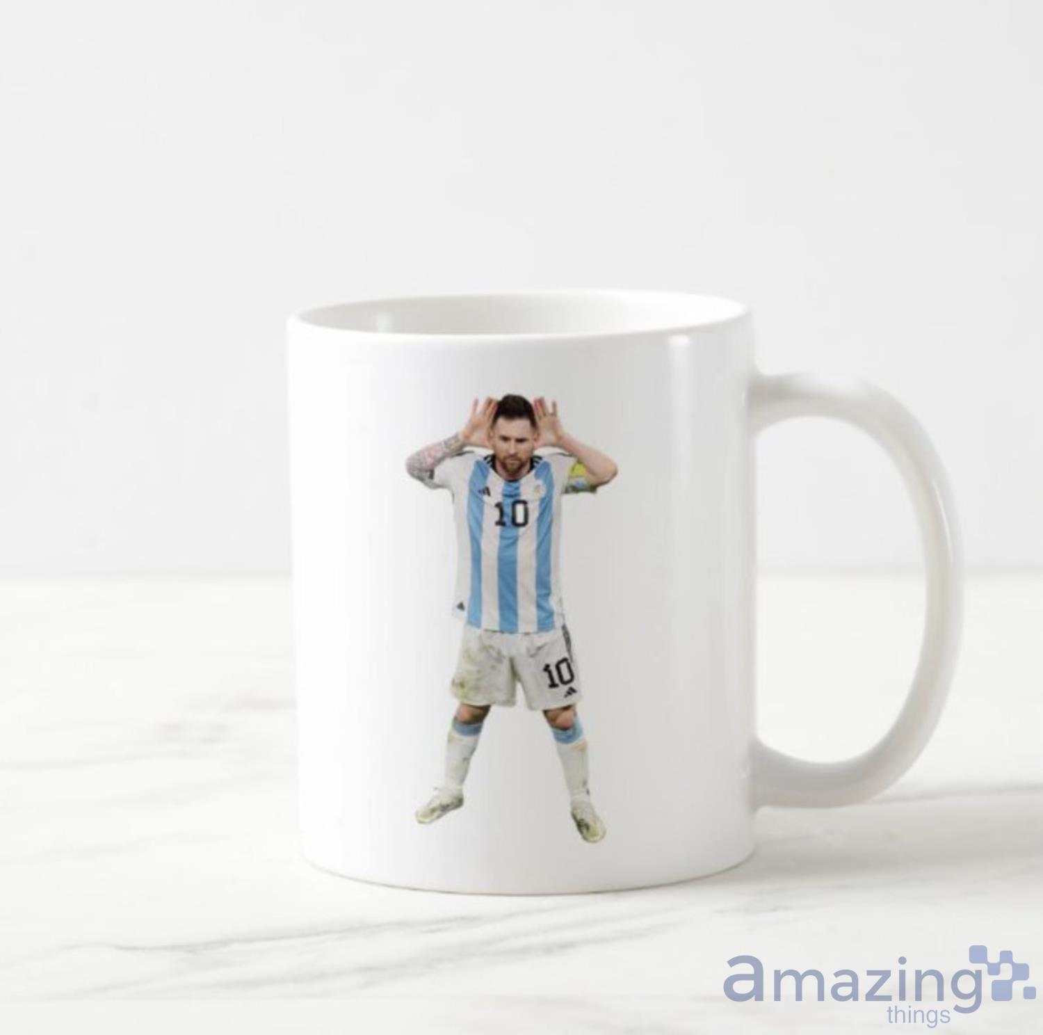Que Mira' Bobo Anda Pa' Alla Messi Coffee Mug image Que Mira