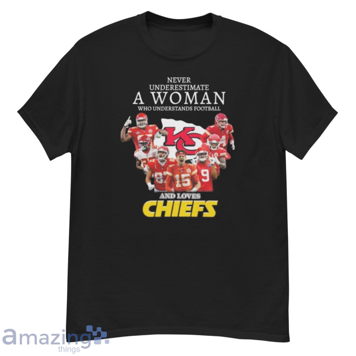 Never Underestimate A Woman Who Understands Football And Loves Kansas City Chiefs shirt - G500 Men’s Classic T-Shirt
