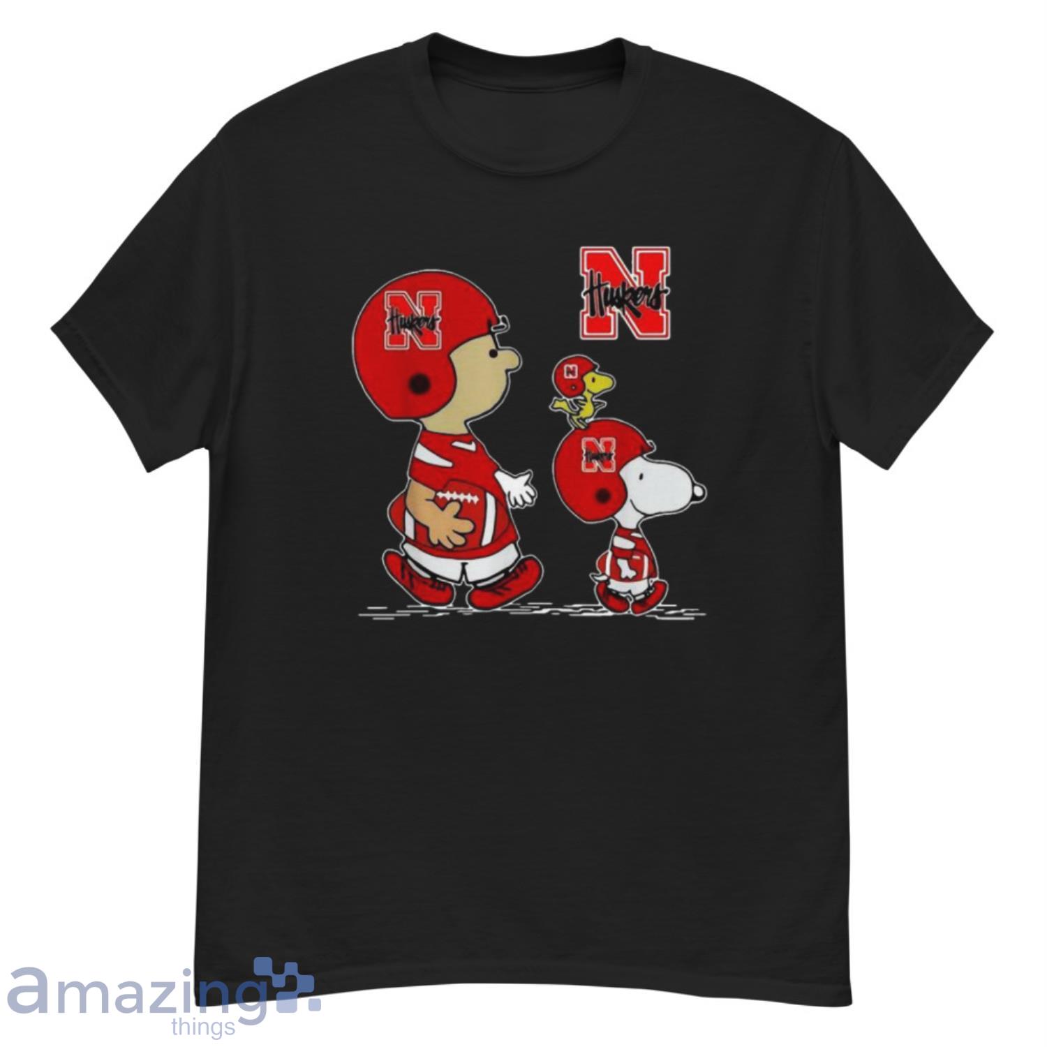 The Peanuts Charlie Brown And Snoopy Woodstock Nebraska Cornhuskers Football Shirt - G500 Men’s Classic T-Shirt
