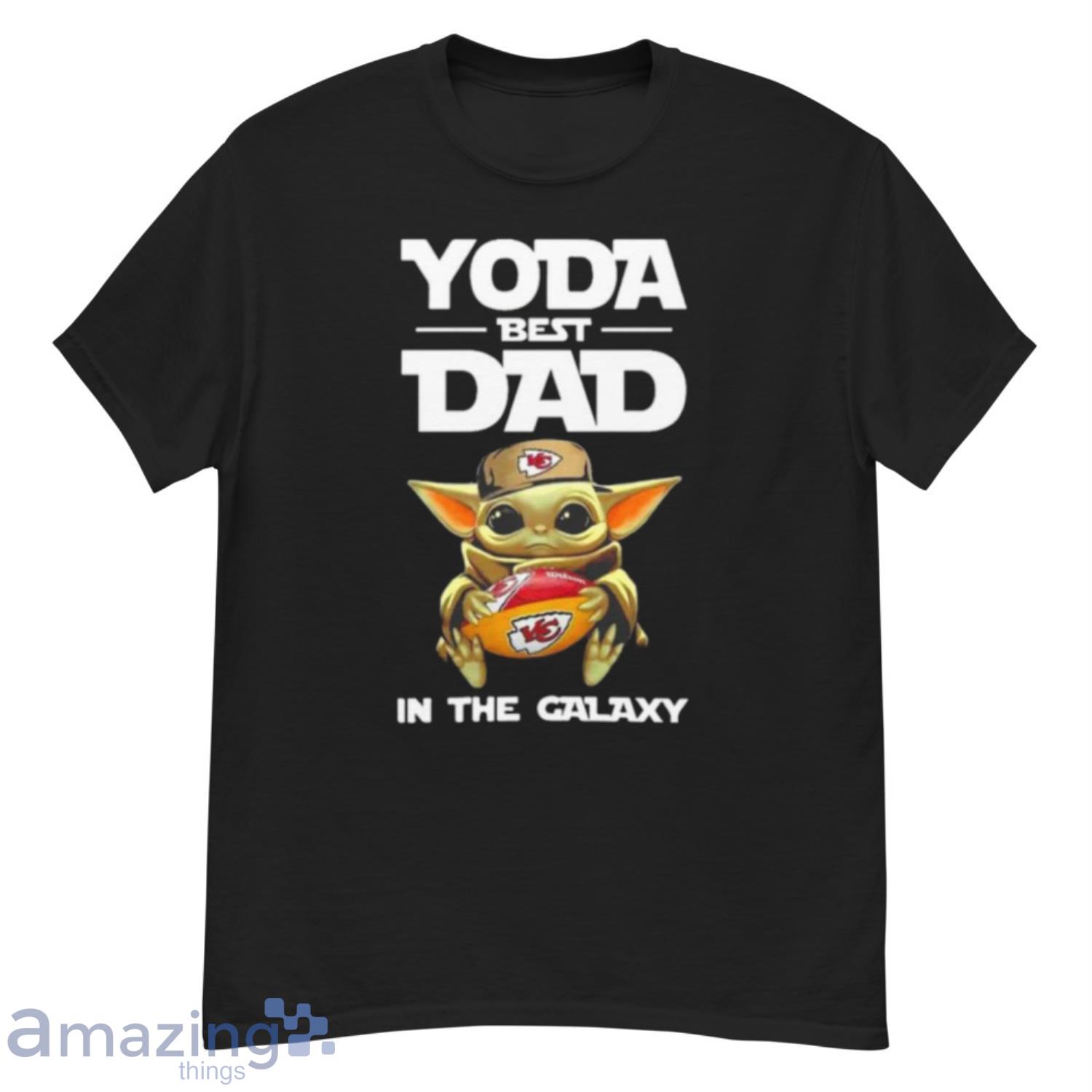 Yoda Best Dad In The Galaxy Kansas City Chiefs Football NFL Shirt - G500 Men’s Classic T-Shirt