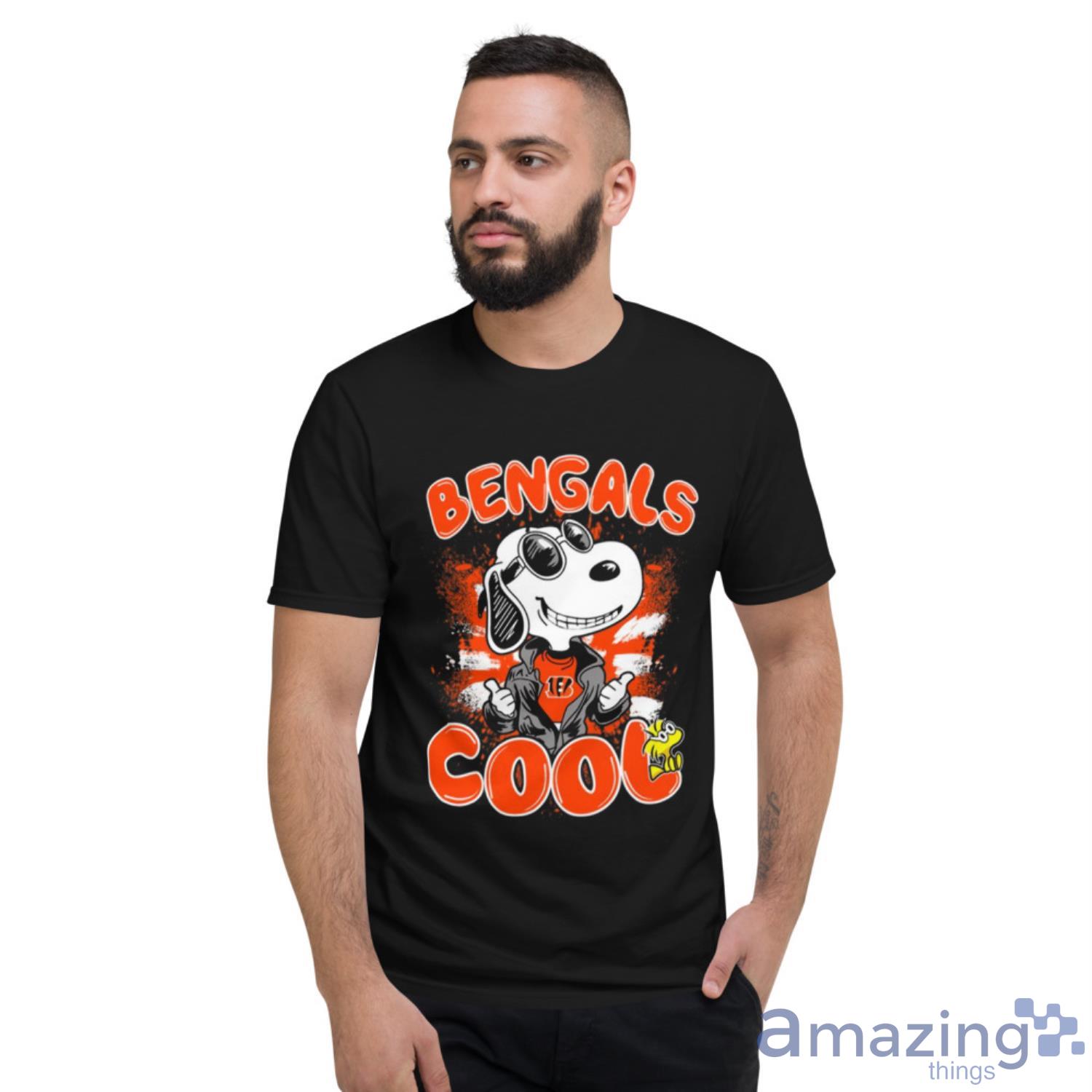 Cincinnati Bengals NFL Football Mickey Peace Sign Sports T Shirt