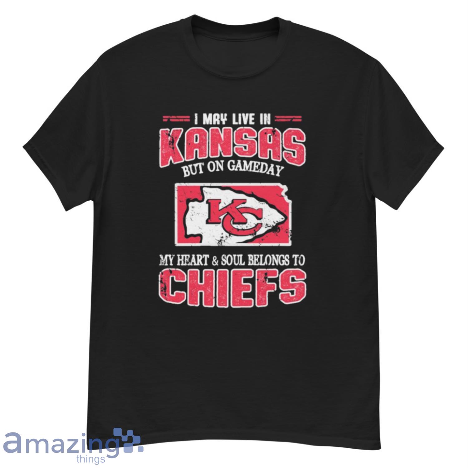 I May Live In Kansas But On Game Day My Heart And Soul Belong To Chiefs Shirt - G500 Men’s Classic T-Shirt I May Live In Kansas But On Game Day My Heart And Soul Belong To Chiefs Shirt - G500 Men’s Classic T-Shirt