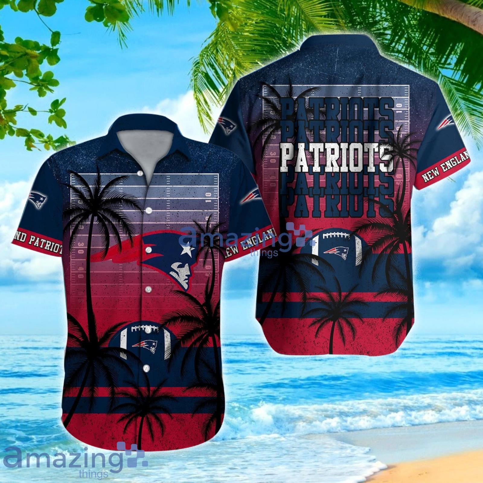 New England Patriots Vintage Coconut Tree Aloha Hawaiian Shirt Product Photo 1