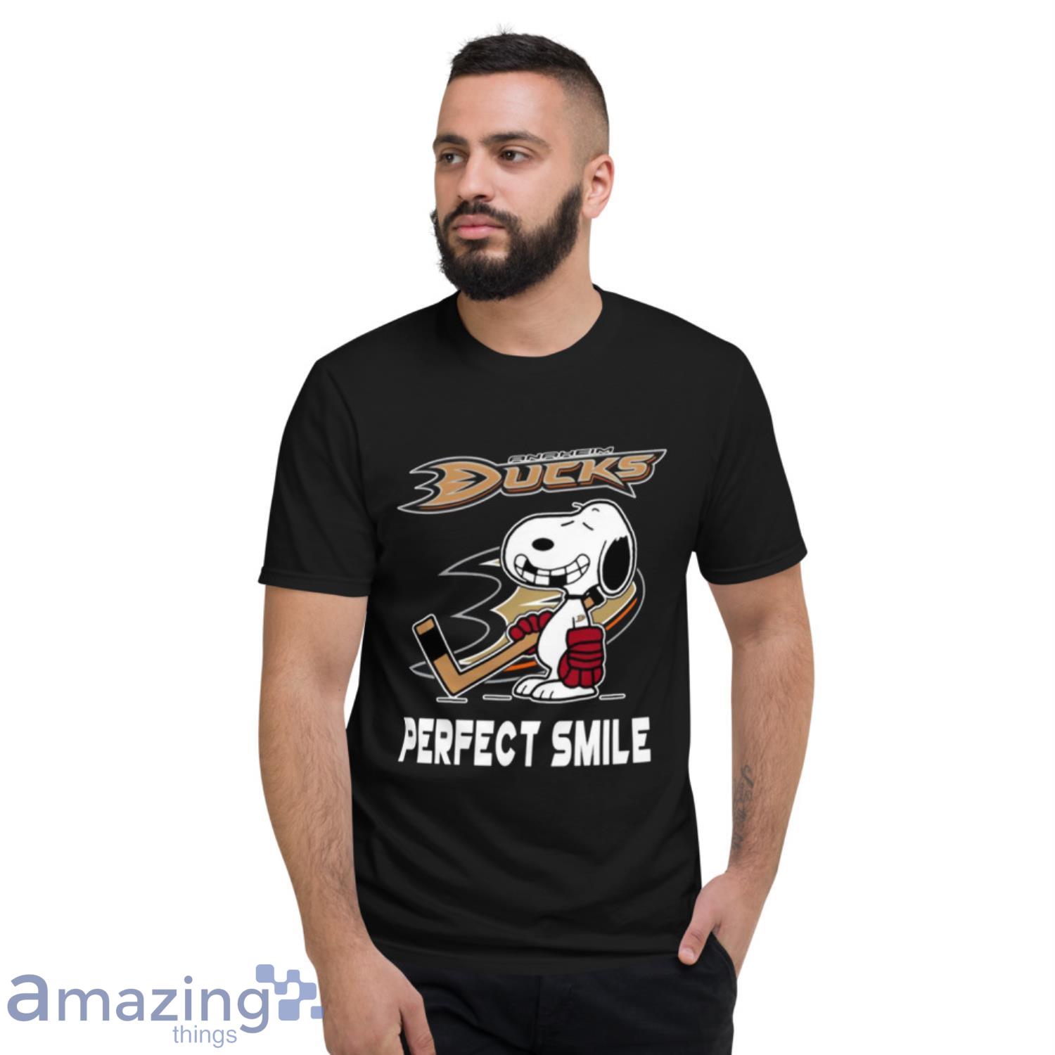 NHL Anaheim Ducks Snoopy Perfect Smile The Peanuts Movie Hockey Shirt For Fans image NHL Anaheim Ducks Snoopy Perfect Smile The Peanuts Movie Hockey Shirt For Fans - Short Sleeve T-Shirt