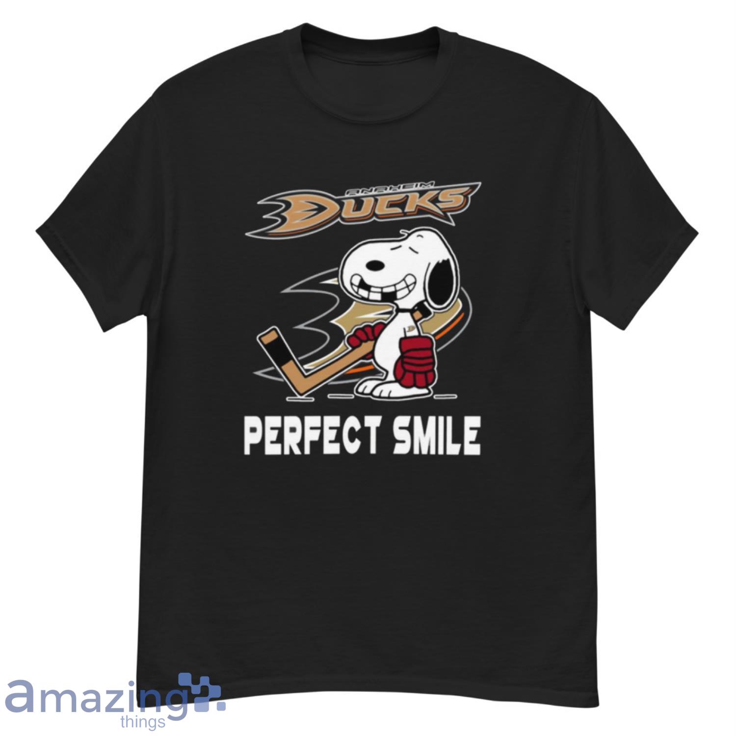 NHL Anaheim Ducks Snoopy Perfect Smile The Peanuts Movie Hockey Shirt For Fans - G500 Men’s Classic T-Shirt