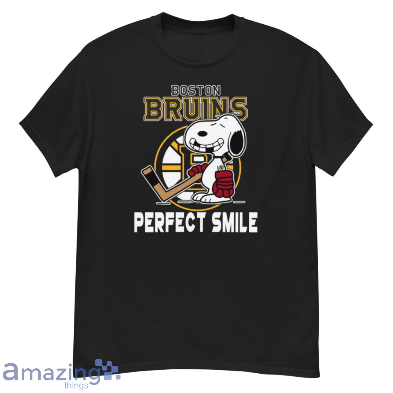 NHL Boston Bruins Snoopy Perfect Smile The Peanuts Movie Hockey Shirt For Fans - G500 Men’s Classic T-Shirt