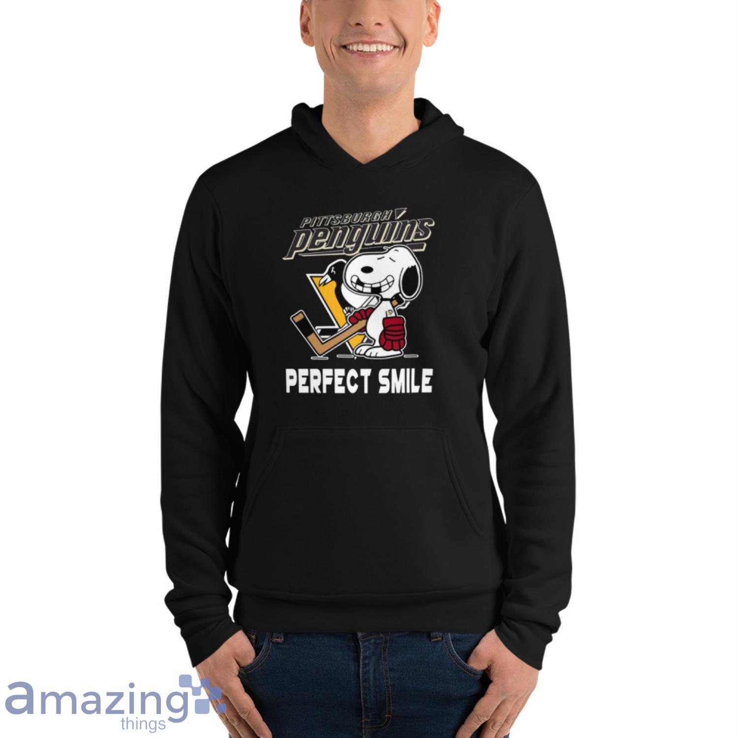 NHL Pittsburgh Penguins Snoopy Perfect Smile The Peanuts Movie Hockey T Shirt image NHL Pittsburgh Penguins Snoopy Perfect Smile The Peanuts Movie Hockey T Shirt - Unisex Fleece Pullover Hoodie