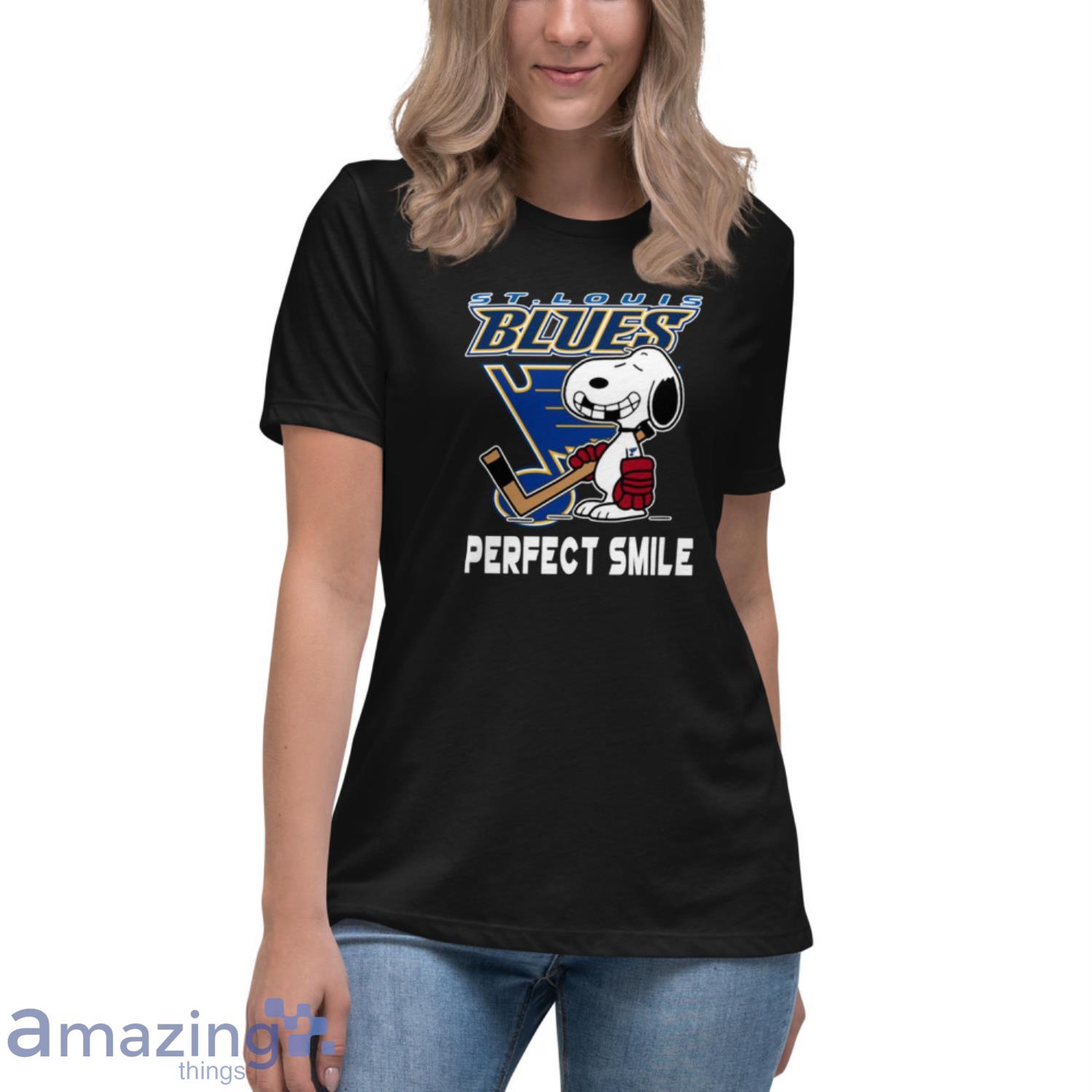The Peanuts St. Louis Blues Hockey Logo V-Neck T-Shirt