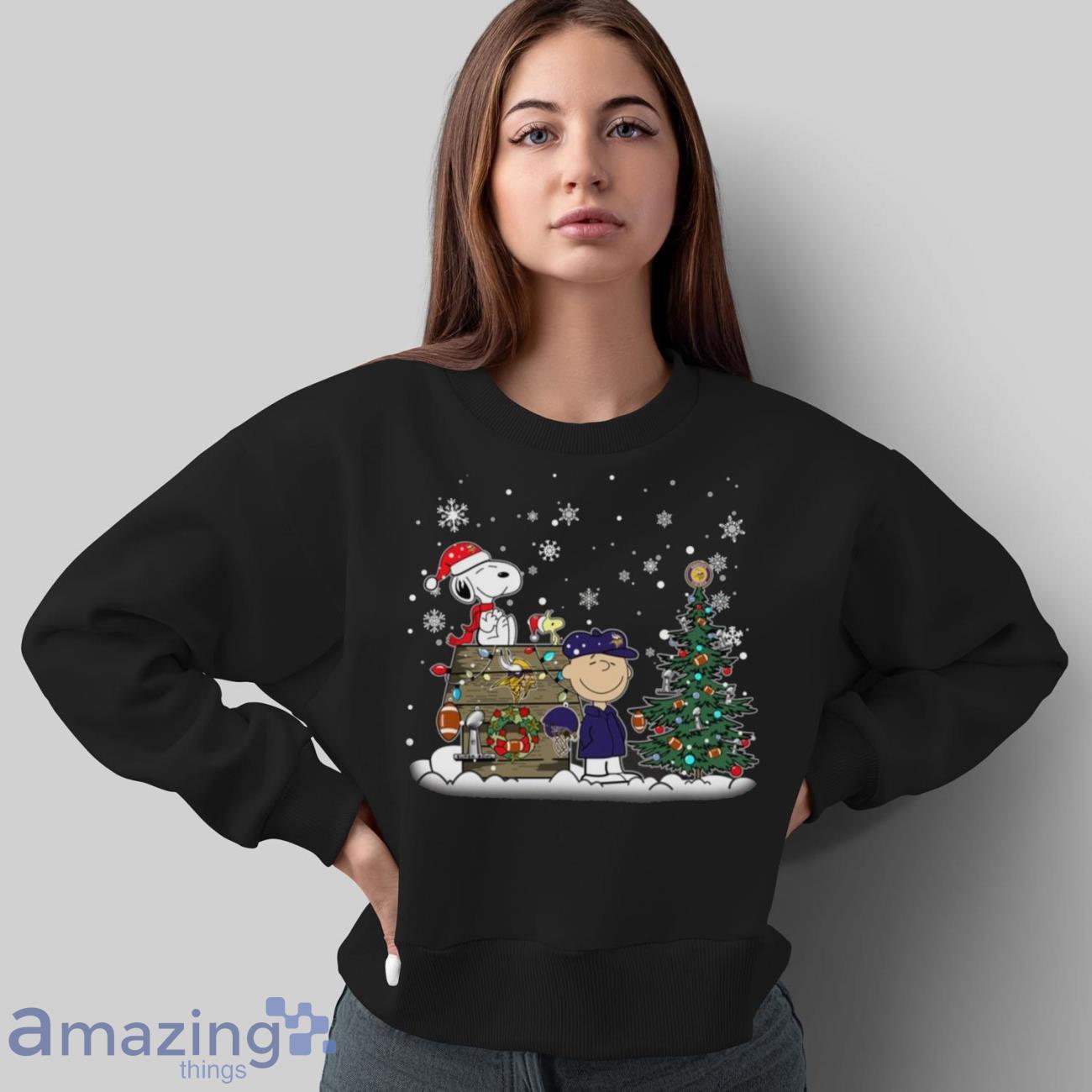 Minnesota Vikings Santa Snoopy Brings Christmas To Town T-Shirt