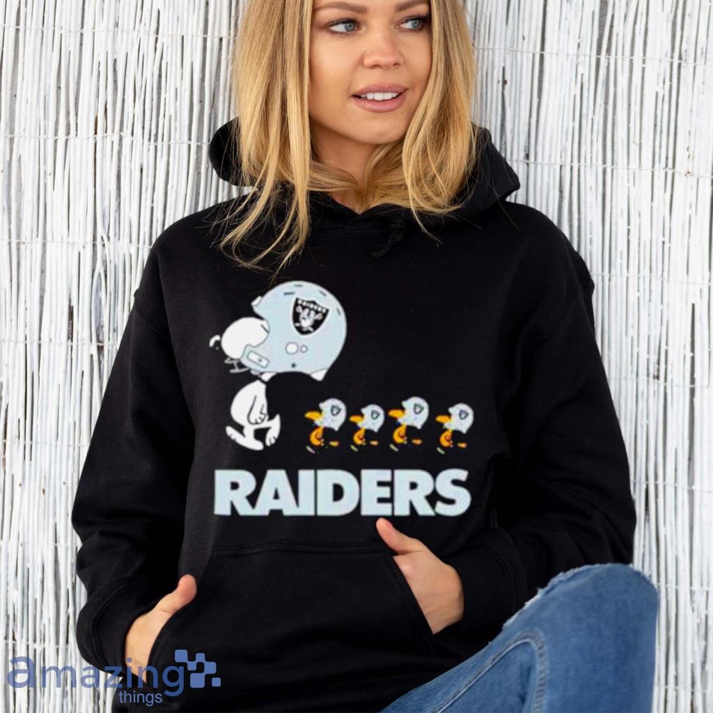 Snoopy Paints The Oakland Raiders Logo Football T-Shirt - T-shirts Low Price