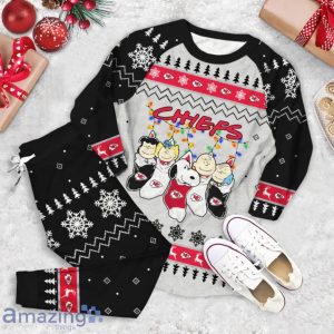 Kansas City Chiefs Christmas Socks Limited Edition Pajamas Set Product Photo 3