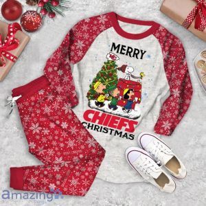 Merry Kansas City Chiefs Christmas Limited Edition Pajamas Set Product Photo 2