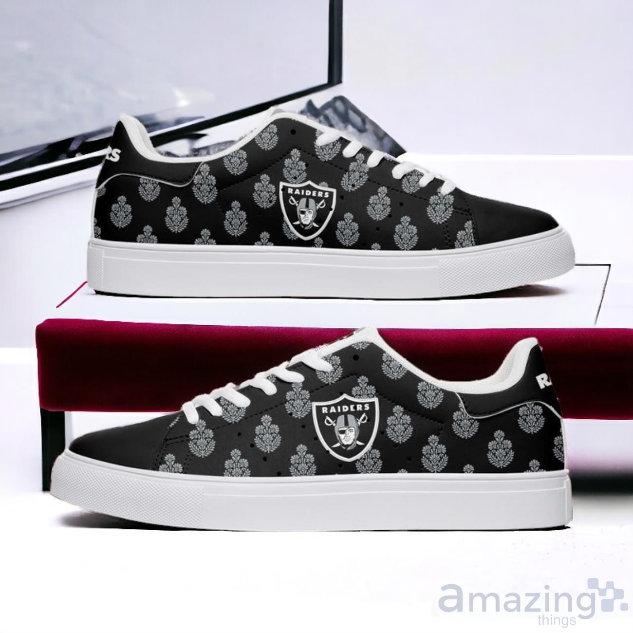 Las Vegas Raiders Indian Floral Pattern Men's And Women's Skate Shoes image Las Vegas Raiders Indian Floral Pattern Men's And Women's Skate Shoes