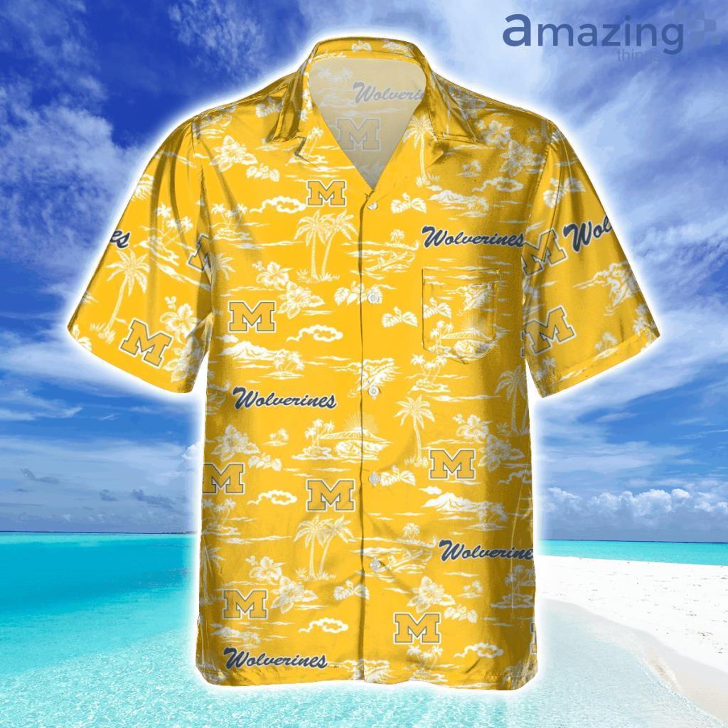 Michigan Wolverines Tropical Aop Pocket Tropical Hawaiian Shirt image Michigan Wolverines Tropical Aop Pocket Tropical Hawaiian Shirt Product Photo 1