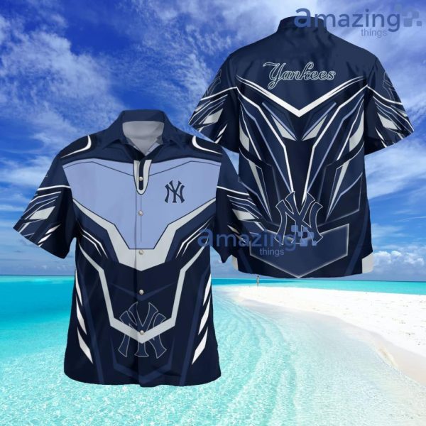 New York Yankees Switch It Up Short Sleeve Button Down Tropical Hawaiian Shirt Product Photo 1