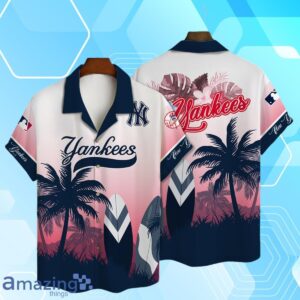 New York Yankees MLB Summer Tropical Coconut Hawaiian Shirt And Short image New York Yankees MLB Summer Tropical Coconut Hawaiian Shirt And Short Product Photo 2