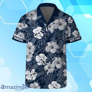 New York Yankees MLB Team Logo Hawaiian Shirt And Short Vintage Pattern image New York Yankees MLB Team Logo Hawaiian Shirt And Short Vintage Pattern Product Photo 2