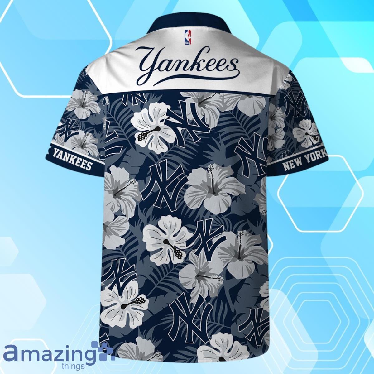 New York Yankees MLB Team Logo Hawaiian Shirt And Short Vintage Pattern image New York Yankees MLB Team Logo Hawaiian Shirt And Short Vintage Pattern Product Photo 3