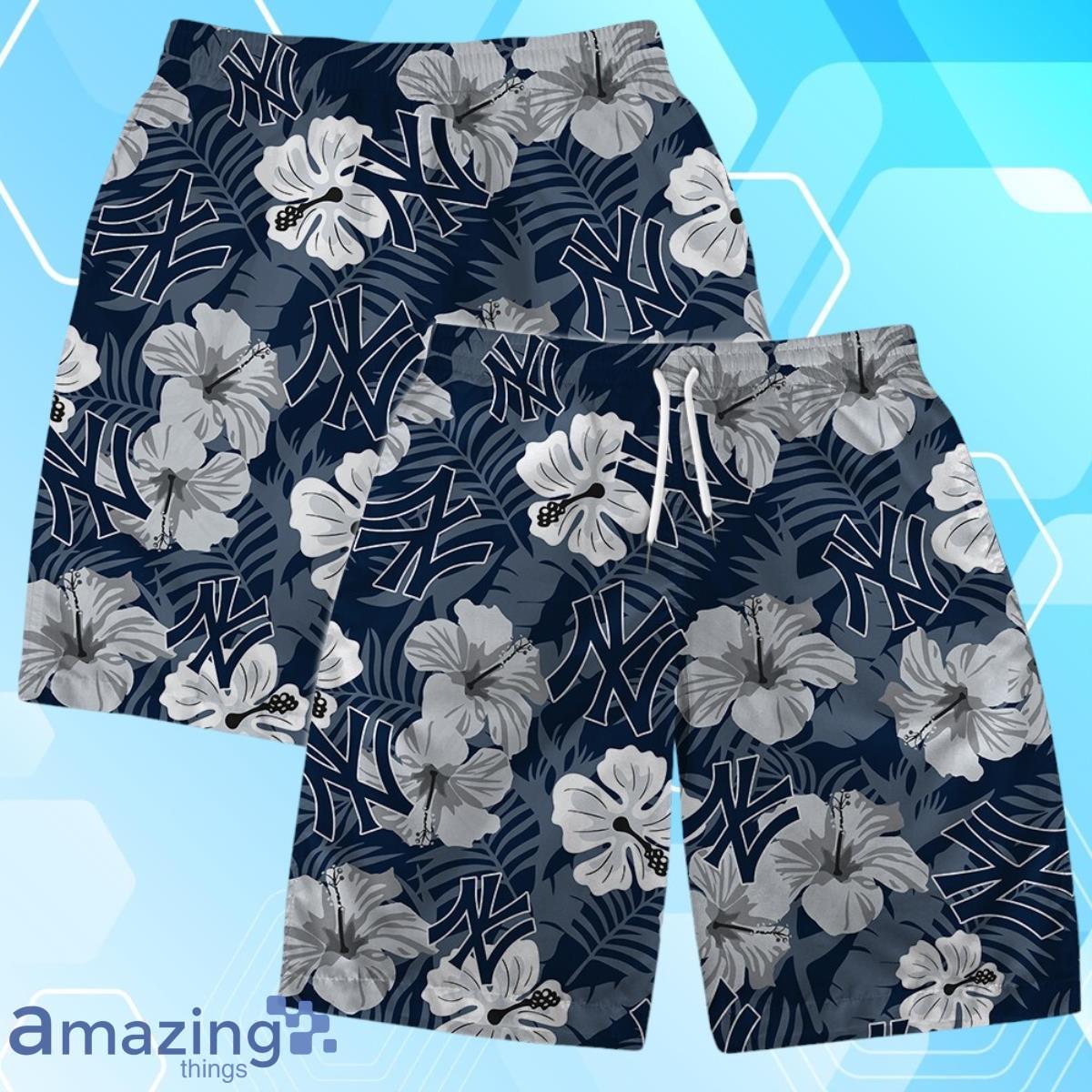 New York Yankees MLB Team Logo Hawaiian Shirt And Short Vintage Pattern image New York Yankees MLB Team Logo Hawaiian Shirt And Short Vintage Pattern Product Photo 4