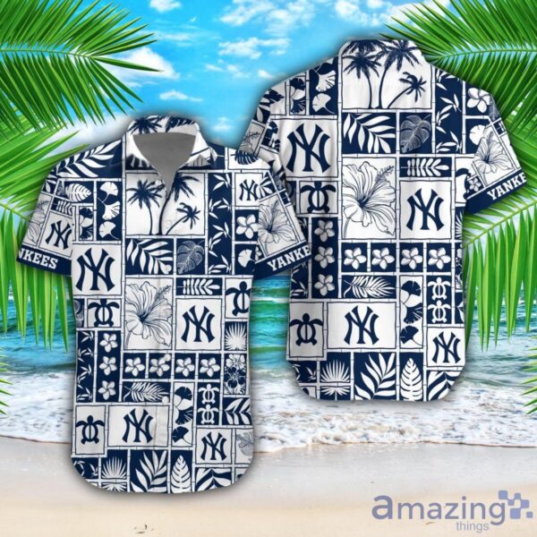 New York Yankees Beach Combo Hawaiian Shirt And Shorts For Fans Product Photo 1