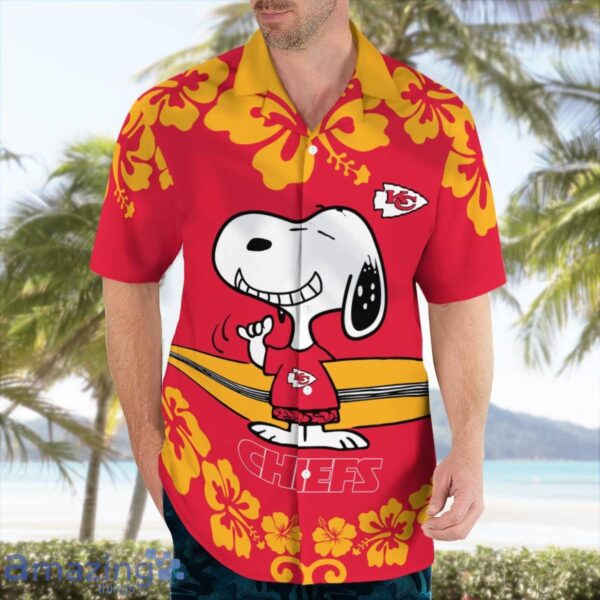 Kansas City Chiefs Flower Cute Snoopy Smile Hawaiian Shirt Summer Gift Product Photo 1