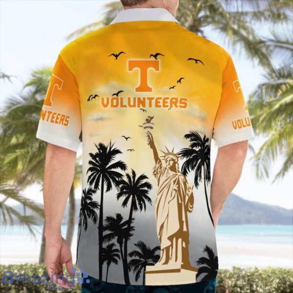 Tennessee Volunteers Statue Of Liberty Pround Hawaiian Shirt For Summer Product Photo 1