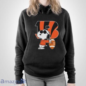 Cincinnati Bengals Nfl X Snoopy Dog Peanuts Into This Fan Gift t-Shirt Sweatshirt Hoodie - Unisex Pullover Hoodie